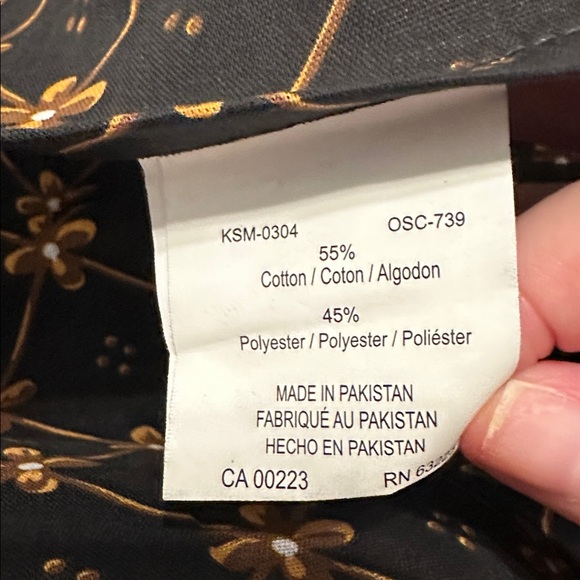 🌹One Standard size Sham cameo black and gold and floral frame design NWOT🌹 - Picture 5 of 10